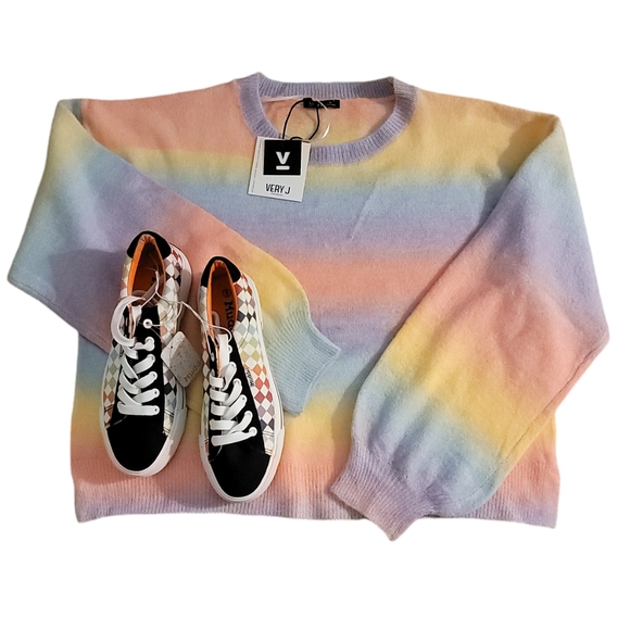 VERY J RAINBOW OMBRE SWEATER NWT - Picture 4 of 5